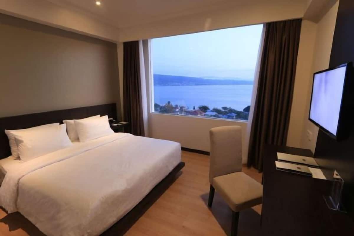 Minibar, in-room safe, desk, soundproofing