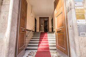 Unclassified image, 3 of 65, button - Life in Rome B&B (Rome)