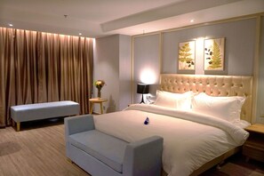 Minibar, in-room safe, desk, blackout curtains