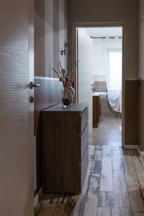 Superior Triple Room | Premium bedding, desk, free WiFi, bed sheets - Villa Boninsegna (Castel d'Azzano)