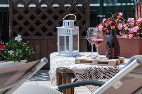 Family Suite, Terrace | Premium bedding, desk, free WiFi, bed sheets. Villa Boninsegna
