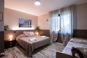 Superior Triple Room | Premium bedding, desk, free WiFi, bed sheets - Villa Boninsegna (Castel d'Azzano)