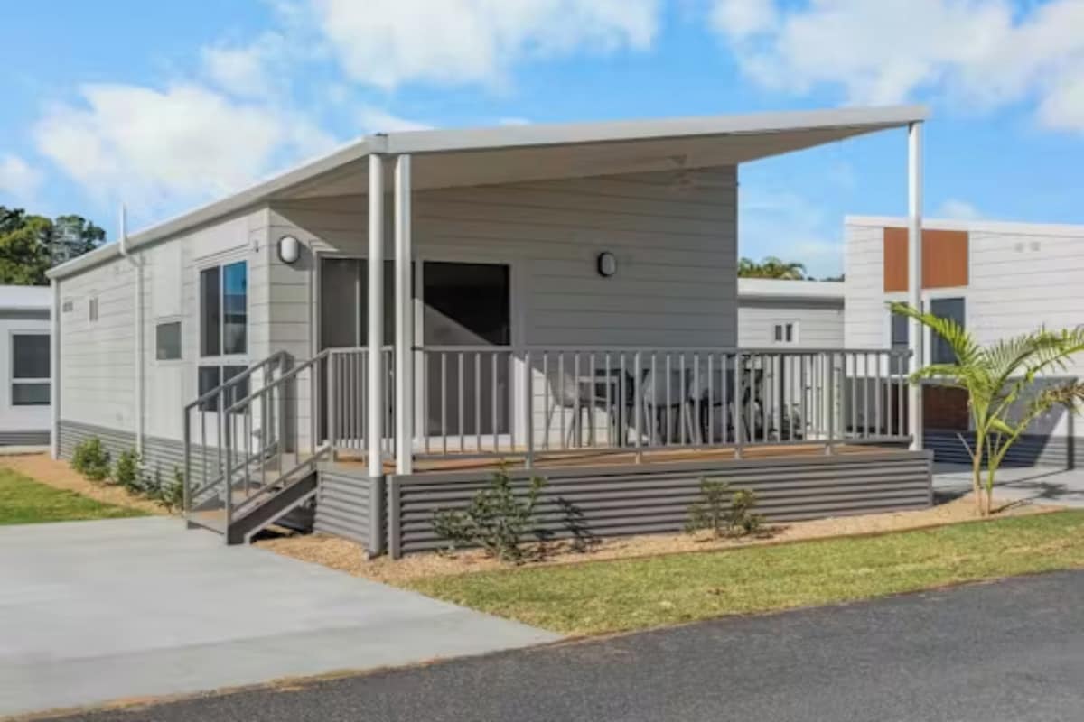 Deluxe 2 Bedroom Cabin - Sleeps 6 | Terrace/patio