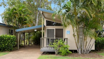 Superior 2 Bedroom Cabin | Terrace/patio