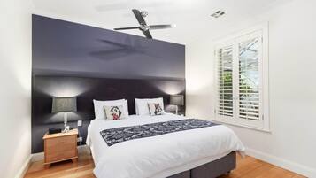 2 bedrooms, desk, soundproofing, iron/ironing board