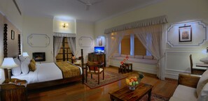 Biệt thự Royal, 1 giường cỡ king, quang cảnh resort | Bộ đồ giường cao cấp, minibar, két bảo mật tại phòng, bàn 