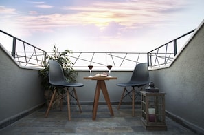 Junior Suite, Non Smoking, City View | Balcony