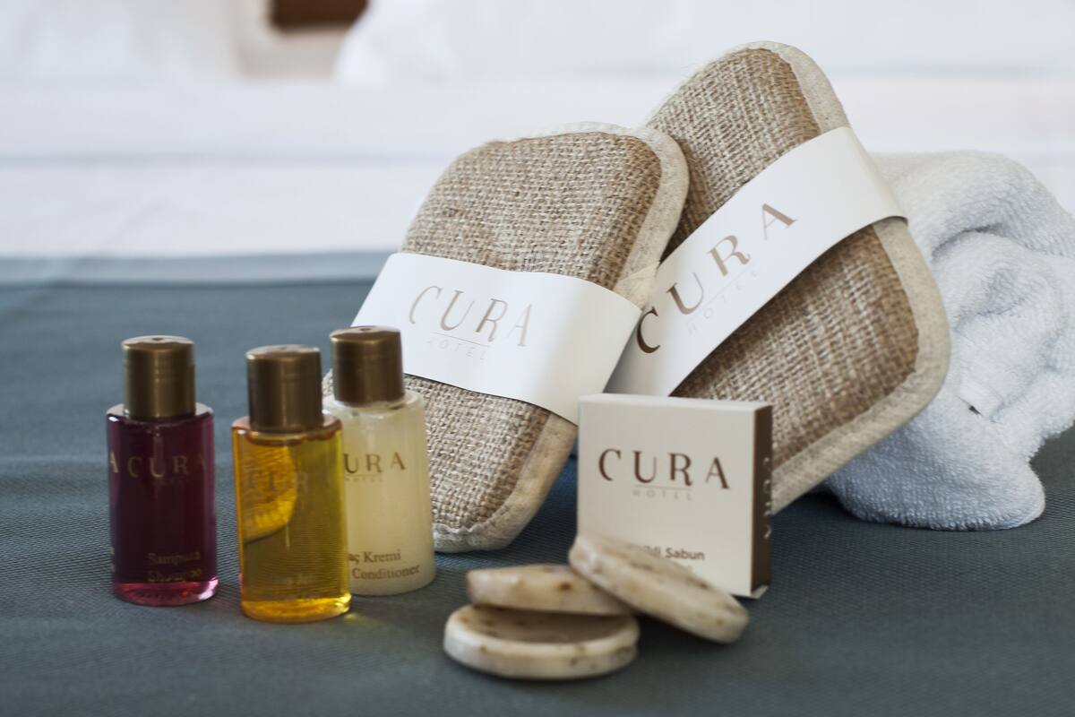 junior suite, non smoking, city view | bathroom amenities | shower, free toiletries, hair dryer, slippers