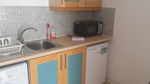 Private kitchenette - IFSC Holiday Apartment (Dublin)