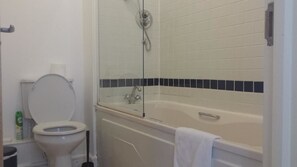 Bathroom - IFSC Holiday Apartment (Dublin)