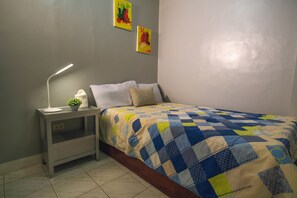 Standard Room | Desk, free WiFi - Mellow Apartelle and Tourist Inn (Tagbilaran)