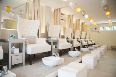 Mellow Apartelle and Tourist Inn