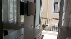 Phòng 2 giường đơn Economy | Ban công