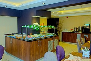 Petit déjeuner buffet compris tous les jours