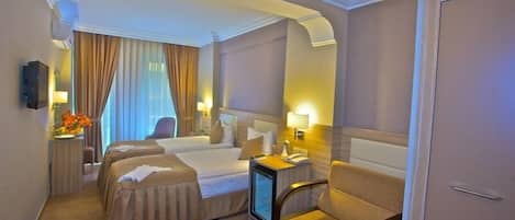In-room safe, desk, soundproofing, free WiFi