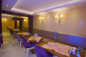 Breakfast served - Laleli Emin Hotel (Istanbul)