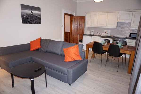 Flat-screen TV - Belvedere City Apartment (Dublin)