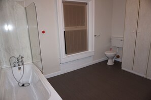 Shower - Belvedere City Apartment (Dublin)