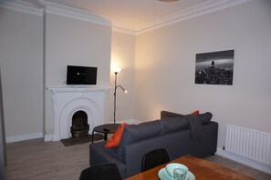 Flat-screen TV - Belvedere City Apartment (Dublin)