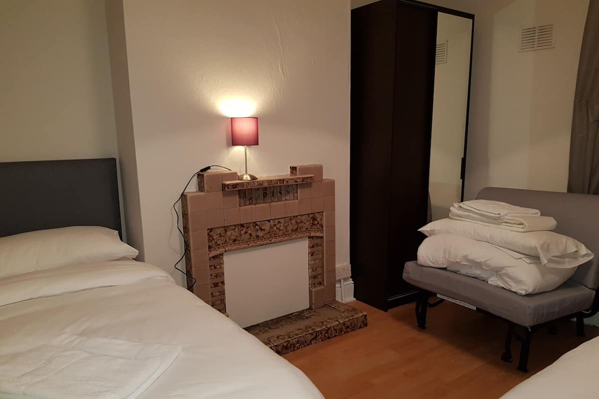 Departamento, 1 habitación, planta baja | 1 habitación, escritorio, tabla de planchar con plancha y wifi gratis
