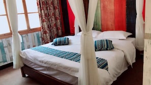 Quarto casal standard | Frigobar, escrivaninha, cortinas blackout, Wi-Fi de cortesia