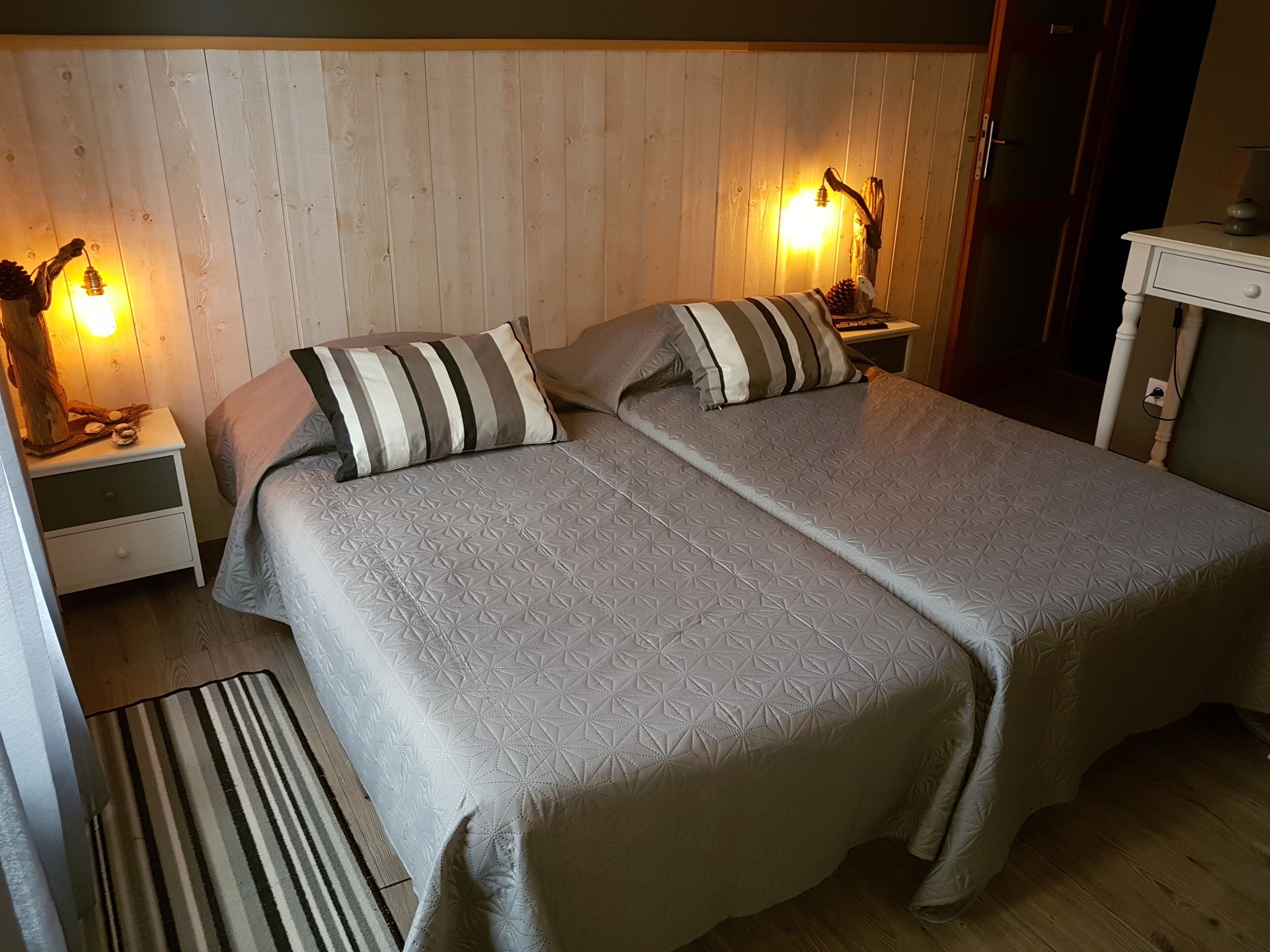 1 chambre, literie de qualité supérieure, matelas mémoire de forme