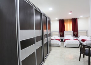 三人房 | 客房內保險箱、免費無線上網