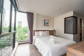 極品客房, 1 張加大雙人床 | 書桌、遮光布/窗簾、免費無線上網、床單