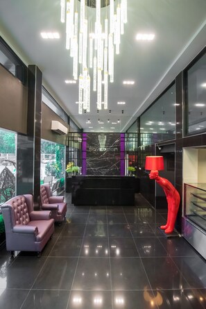 Reception - Sovereign Group Hotel (Bangkok)