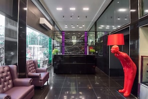 Reception - Sovereign Group Hotel (Bangkok)