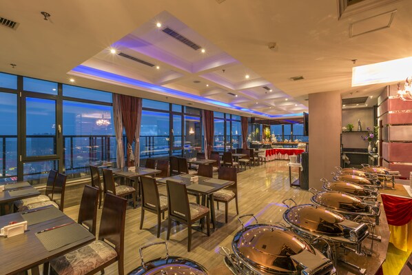 Breakfast served - Jinjiang Peninsula Seasons Hotel (Qinhuangdao)