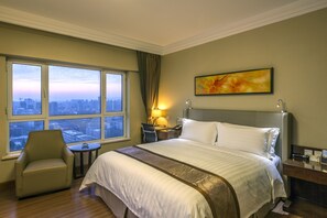 Business Double Room | Premium bedding, minibar, in-room safe, desk - Jinjiang Peninsula Seasons Hotel (Qinhuangdao)