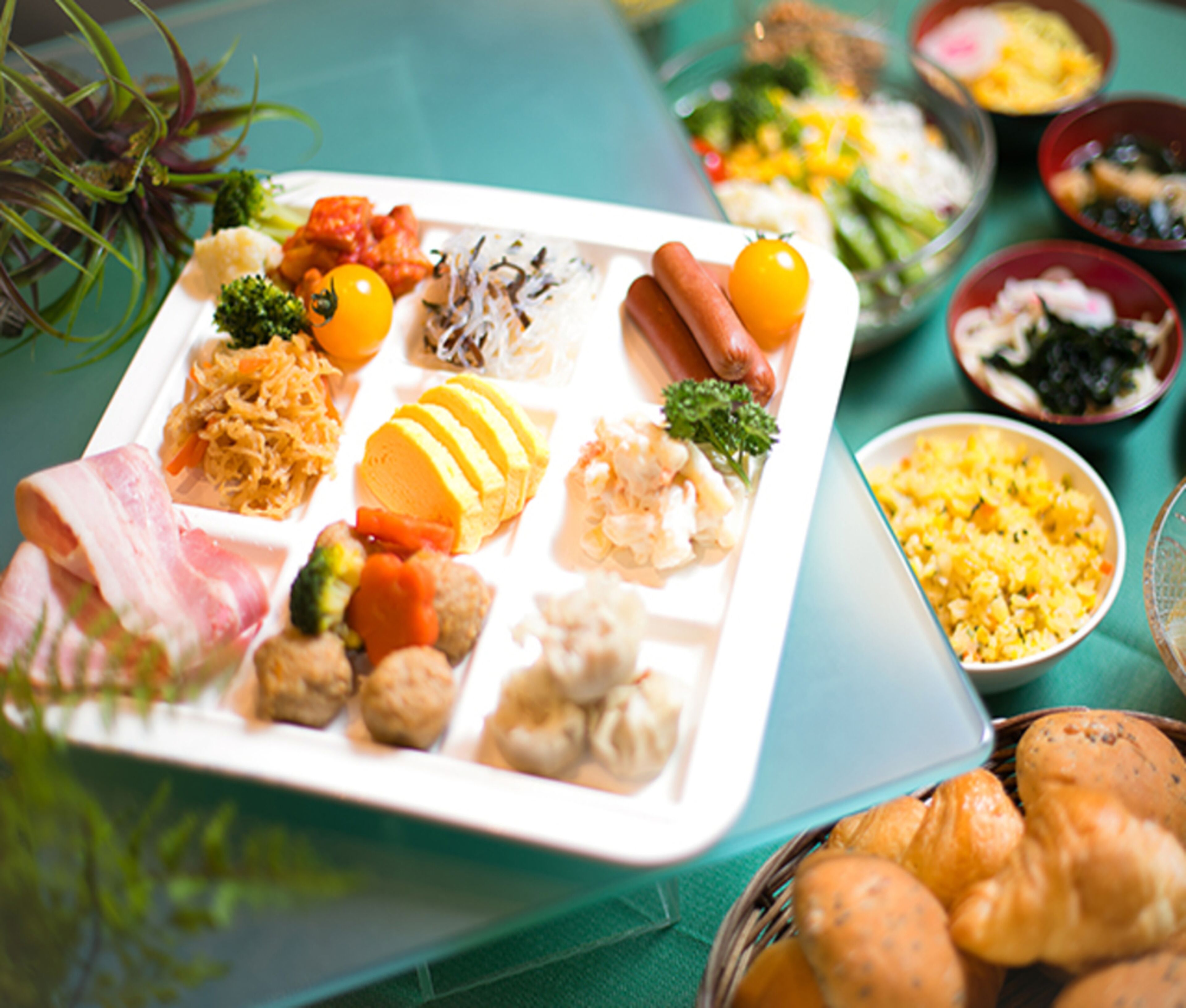daily buffet breakfast (jpy 1200 per person)