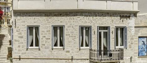 Façana frontal de l'allotjament