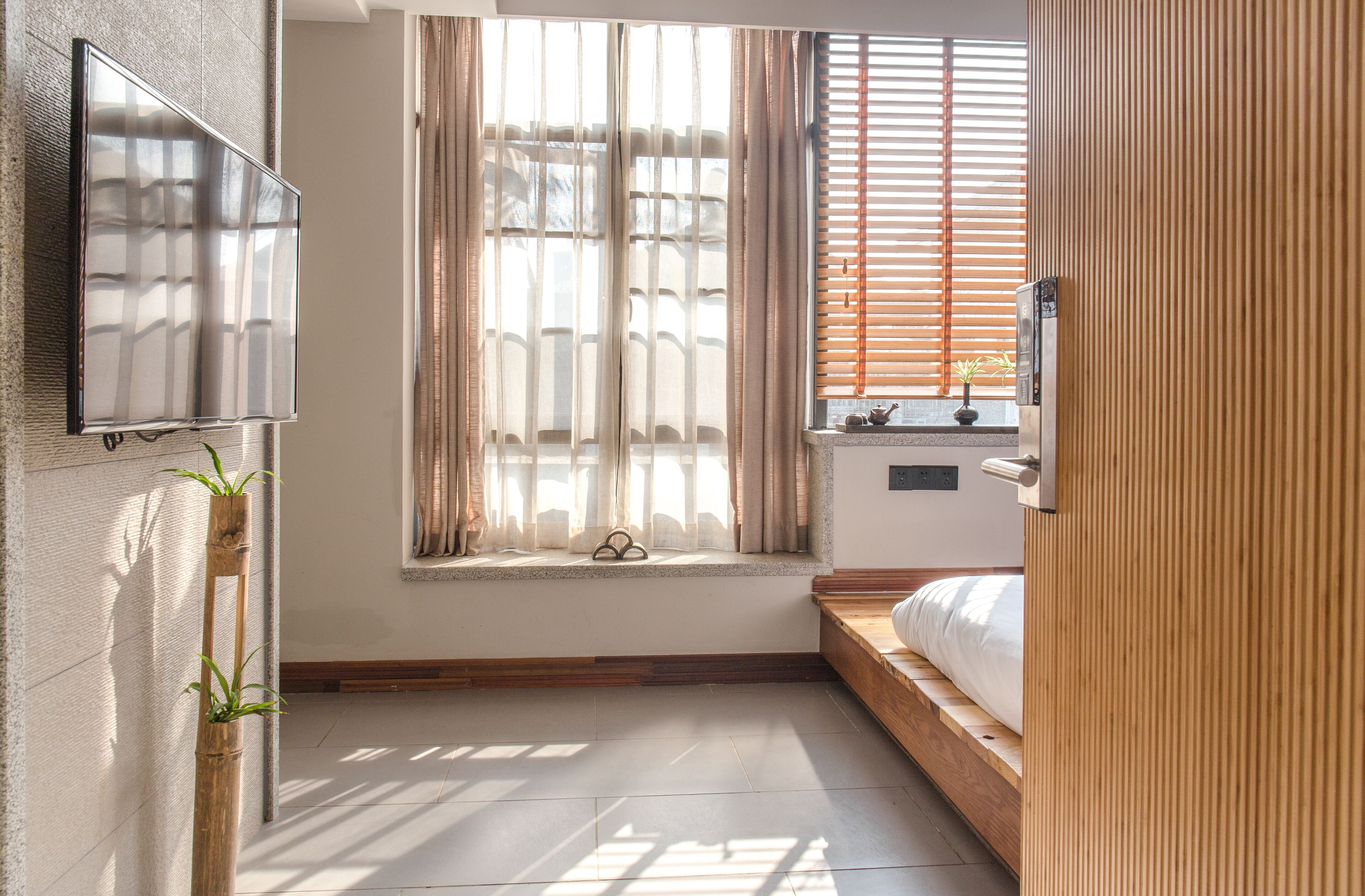 special offer double room | television