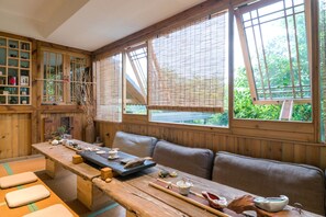 로비 좌석 공간