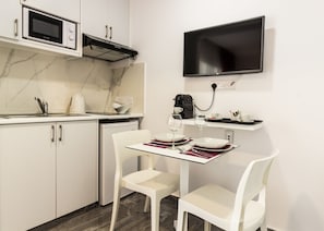 Private kitchenette - Art & Wine Boutique Hotel (Larnaca)
