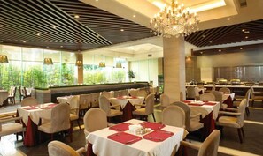 包每日自助早餐