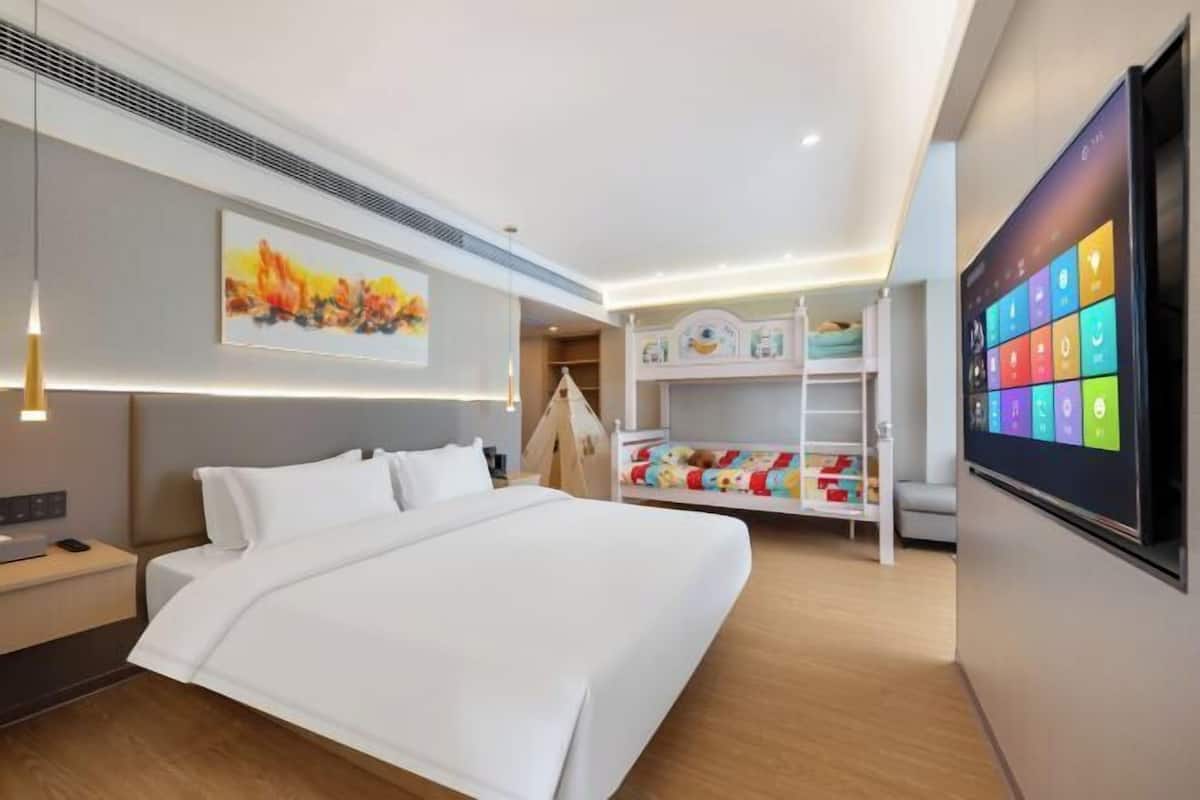 Minibar, in-room safe, desk, blackout curtains