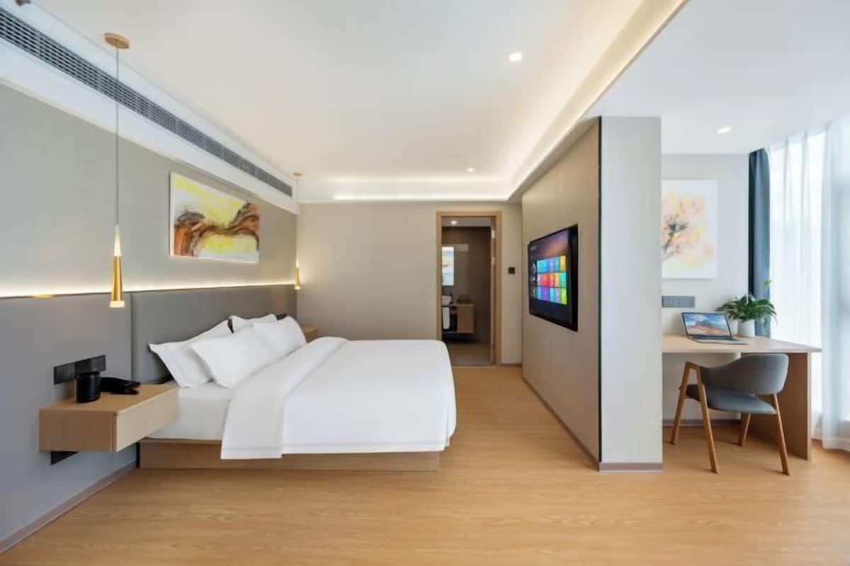 Minibar, in-room safe, desk, blackout curtains