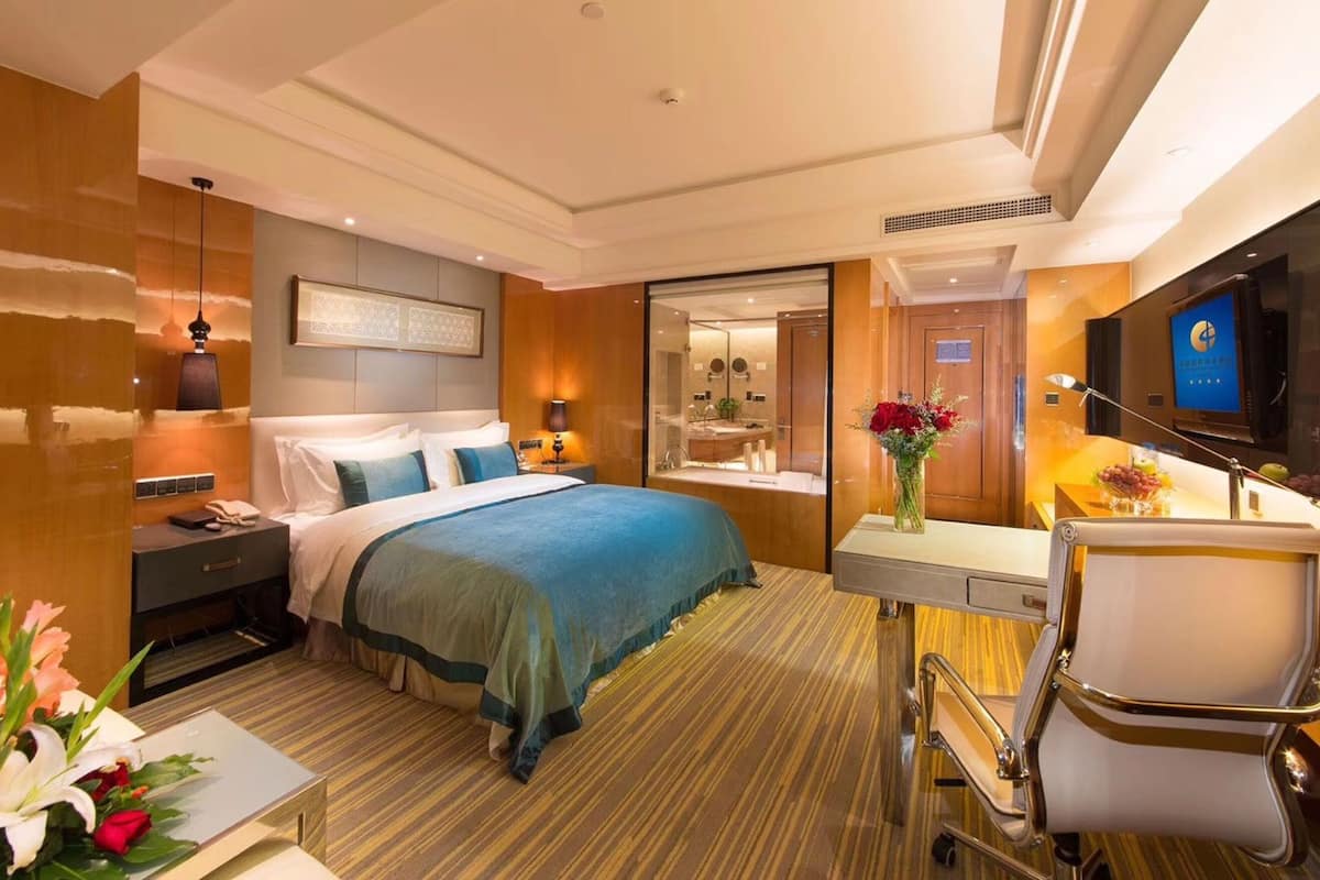 minibar, in-room safe, desk, blackout curtains