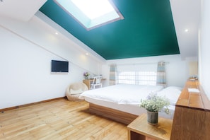 Standardzimmer, 1 Queen-Bett | Schreibtisch, Verdunkelungsvorhänge, schallisolierte Zimmer