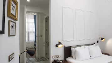 Enkeltrom – deluxe | Minibar, safe på rommet, skrivebord og skrivebord for bærbar PC