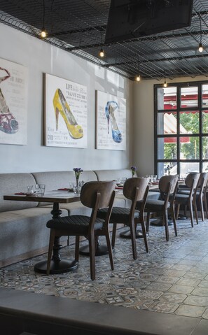 Café da manhã, almoço e jantar; culinária turca