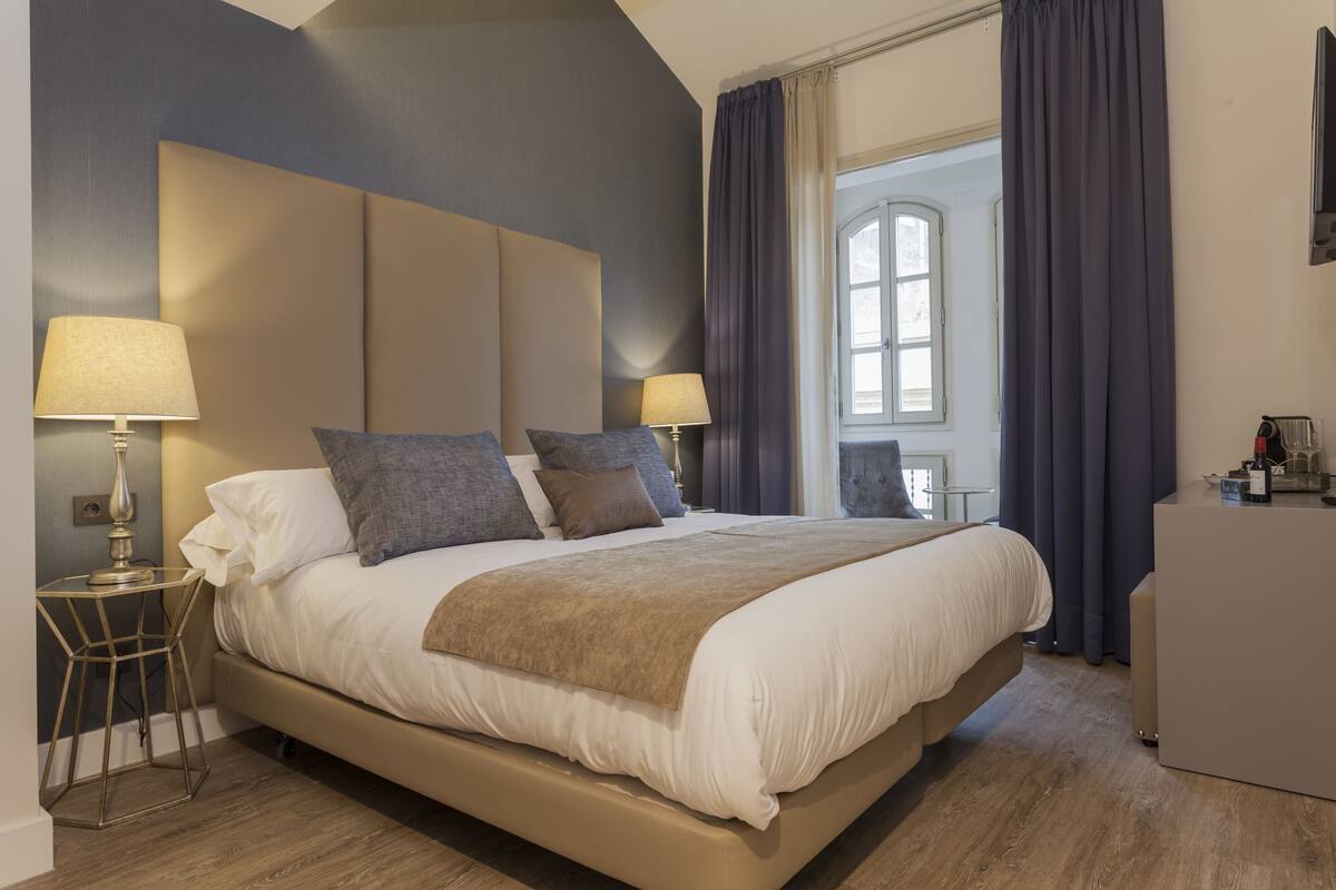 superior double room | down duvets, minibar, in-room safe, desk