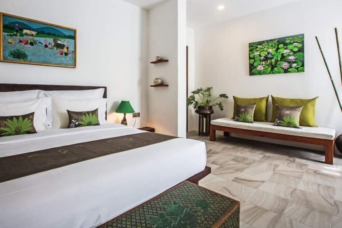 1 bedroom, premium bedding, minibar, in-room safe