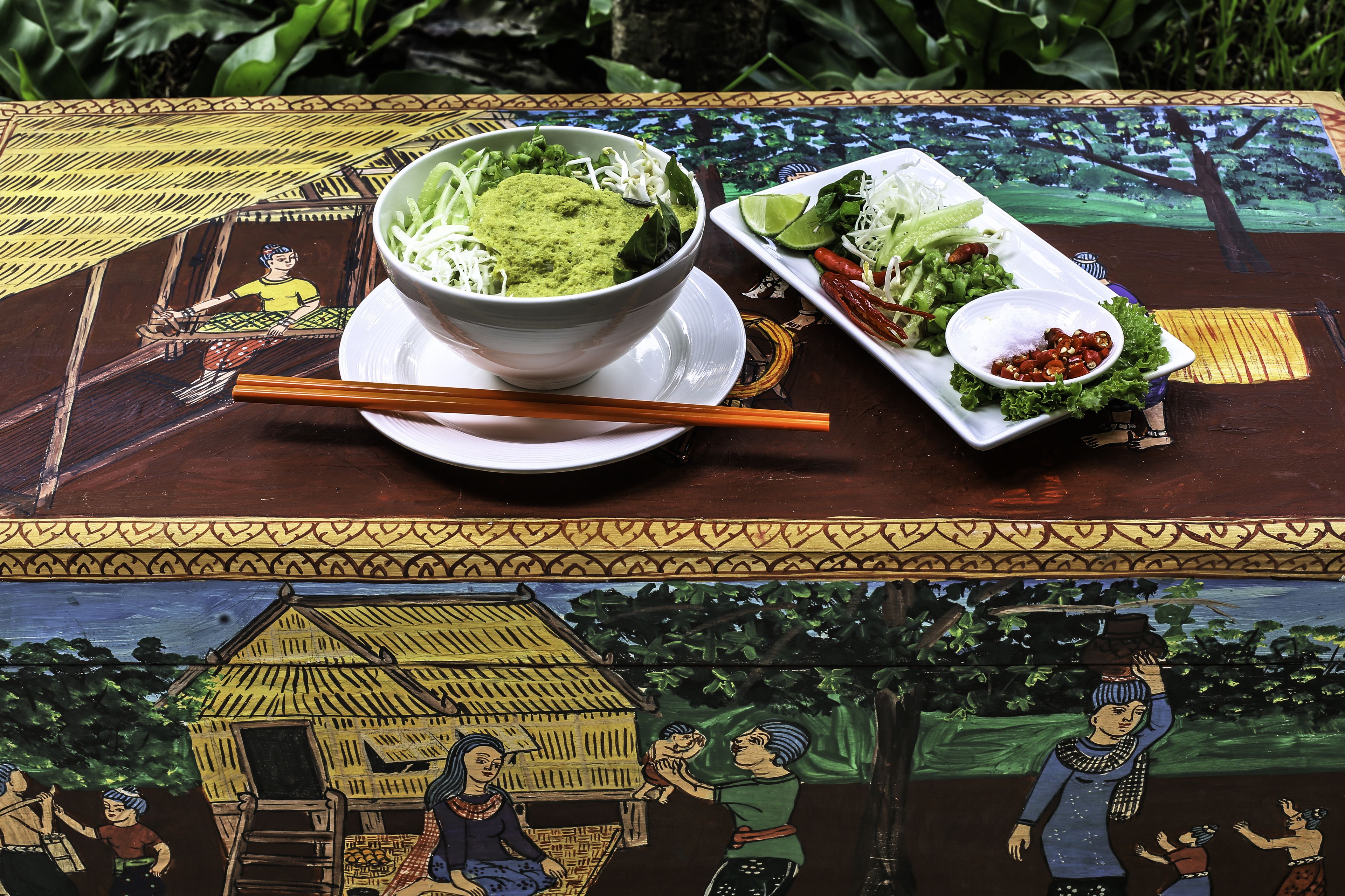 free daily cooked-to-order breakfast