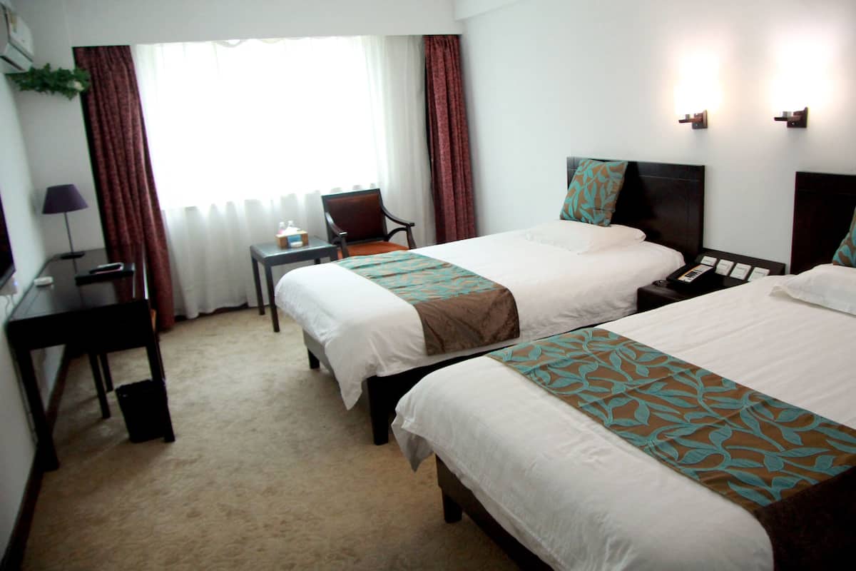 Superior Twin Room | Desk, blackout drapes, free WiFi