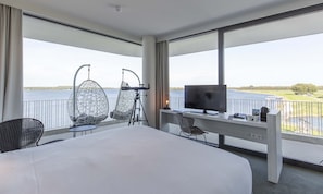 Executive Room, Lake View
