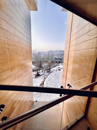 Austria Luxury Apartments, Faraya